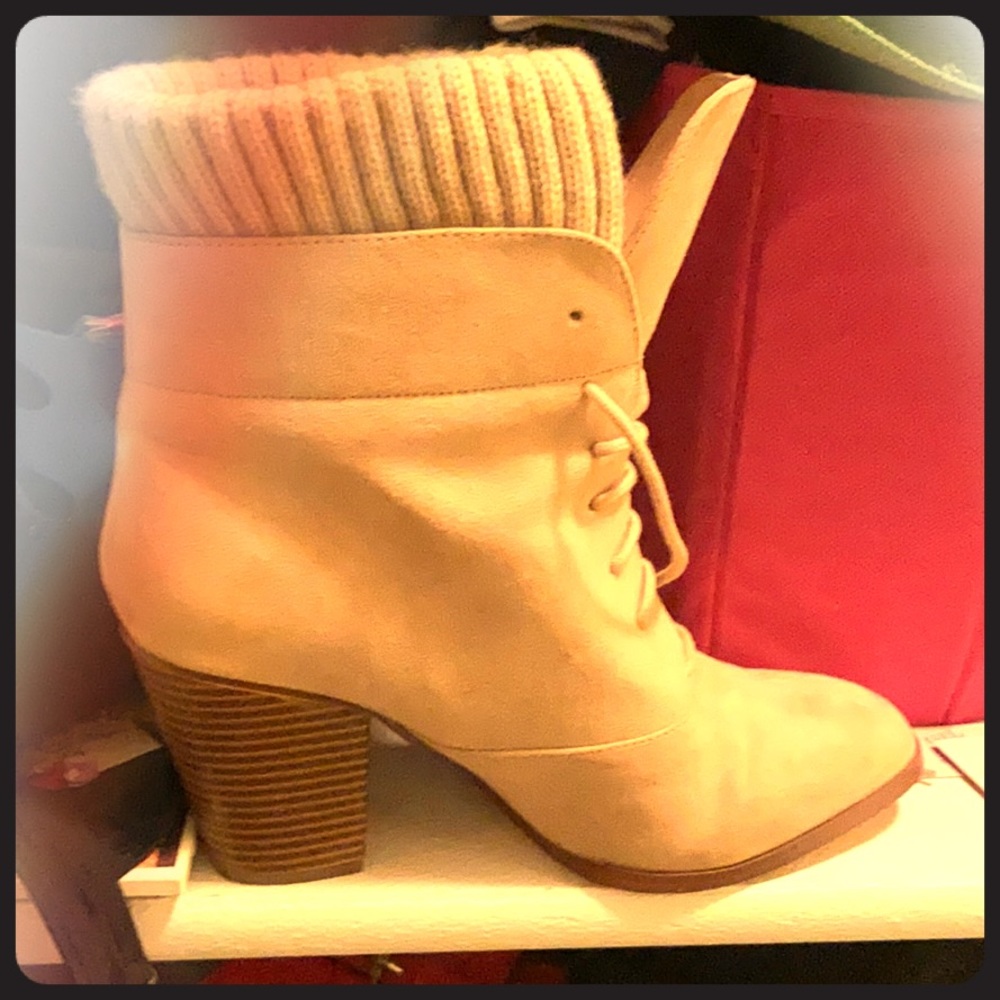 Size 9 bootie from Justfab. Never worn.
